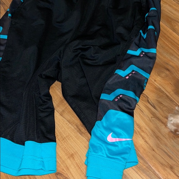 Basketball Shorts - Picture 2 of 6